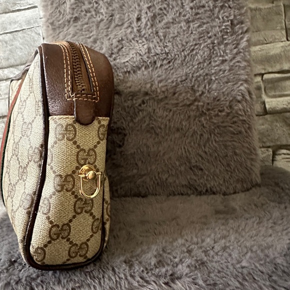 ***Sold***Authentic Gucci Handbag Sherry - Picture 4 of 8